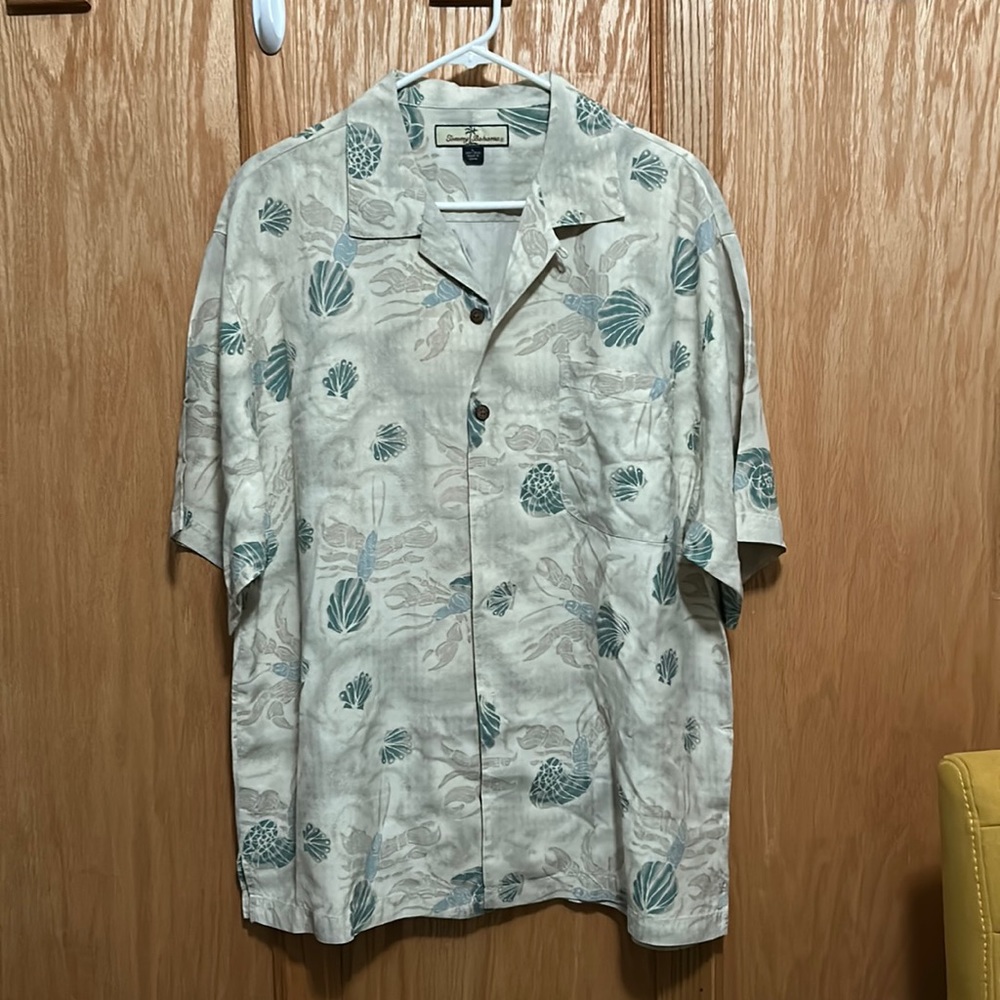 Tommy Bahama men’s 100% Silk shirt